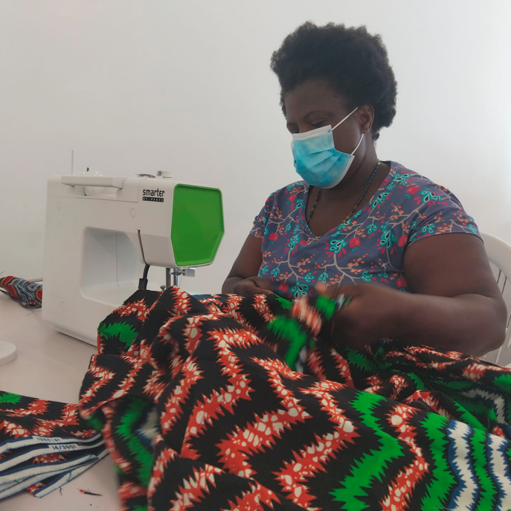 Projeto de costura em Camarate com ONG Ajuda em Ação